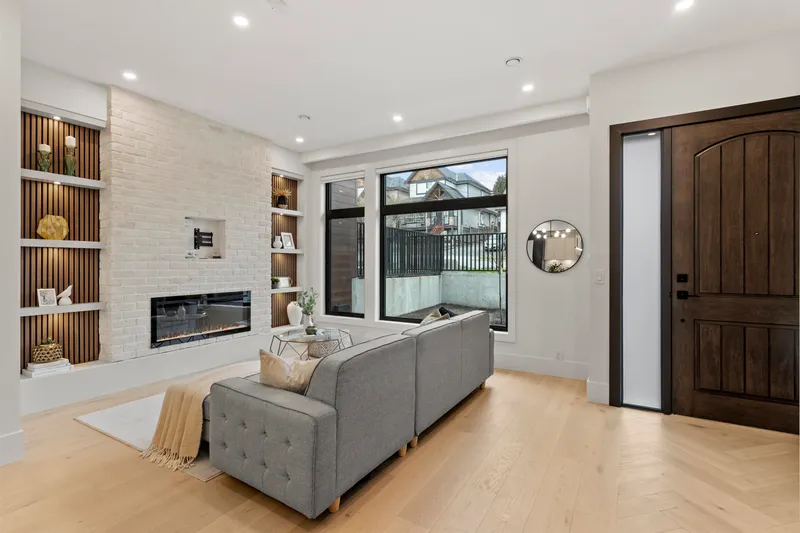 102 1038 DELESTRE AVENUE - photo 2 of 25