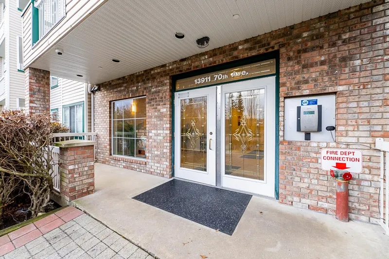 302 13911 70 AVENUE - photo 4 of 25