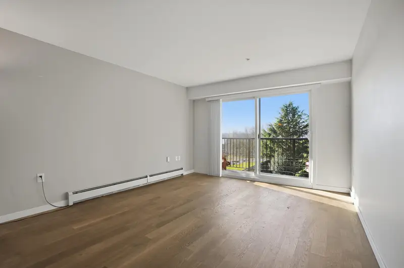 303 357 E 2ND STREET - photo 4 of 25