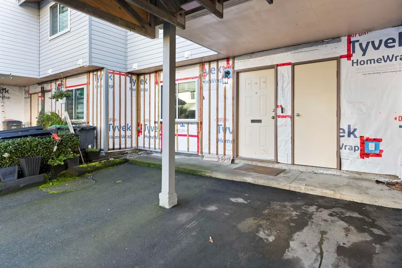 164 7261 140 STREET - photo 2 of 24