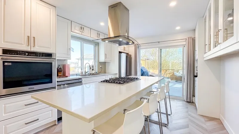 2426 BENNIE PLACE - photo 4 of 25