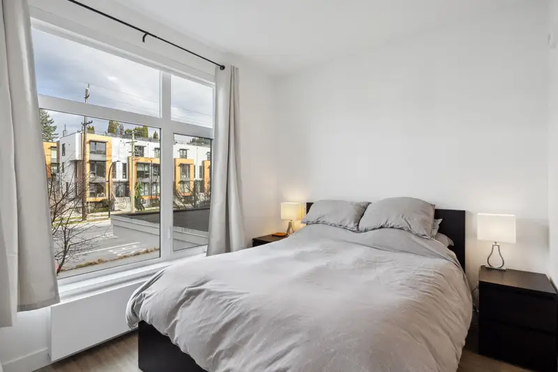 201 707 E 3RD STREET - photo 4 of 25