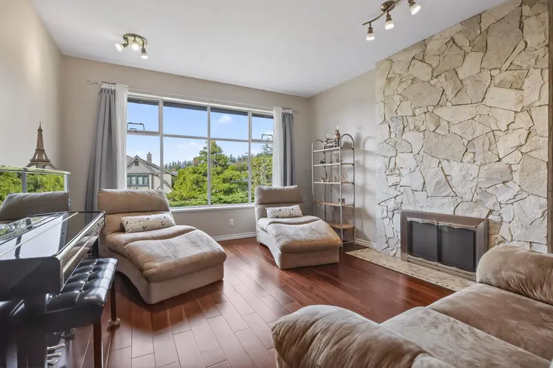 2577 TRILLIUM PLACE - photo 2 of 25