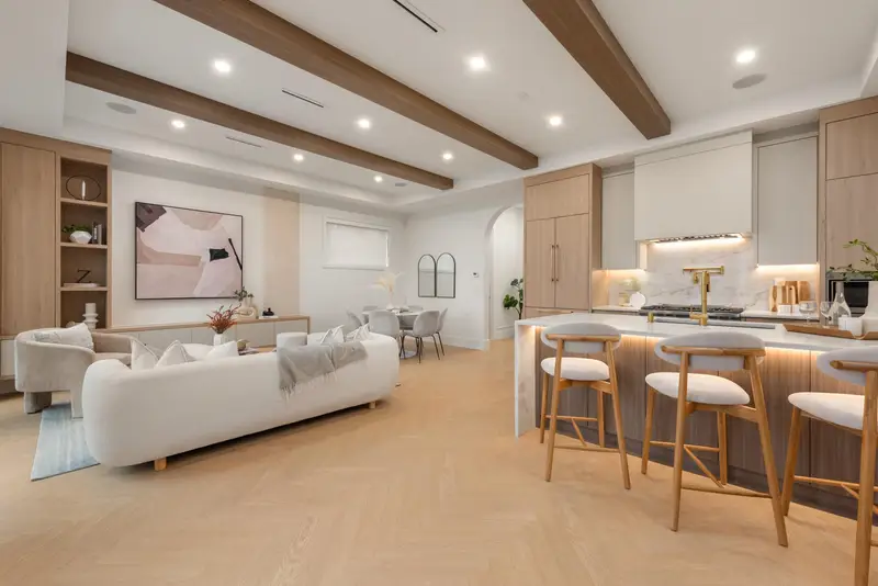 1 3391 VICTORIA DRIVE - photo 1 of 25