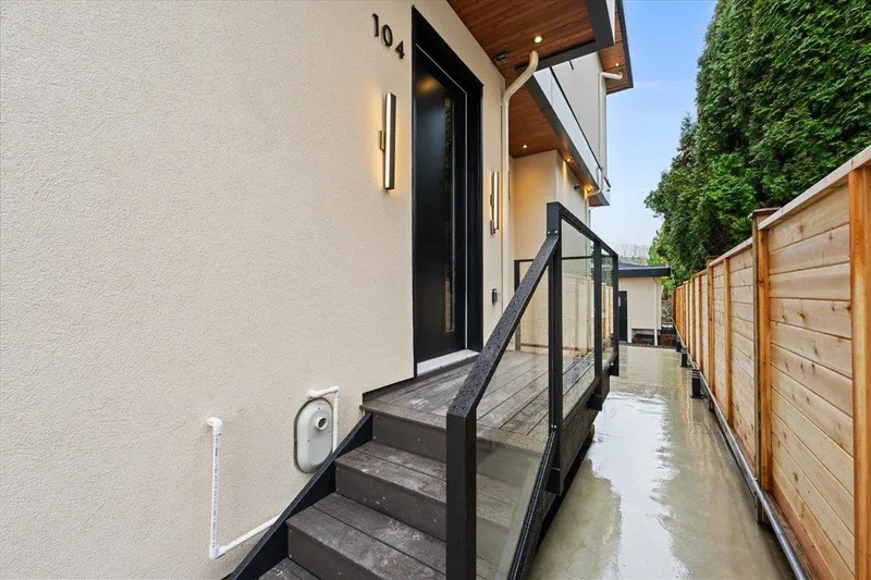 104 1518 HATTON AVENUE - photo 2 of 25