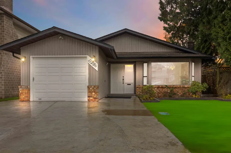 11286 KINGCOME AVENUE - photo 1 of 21