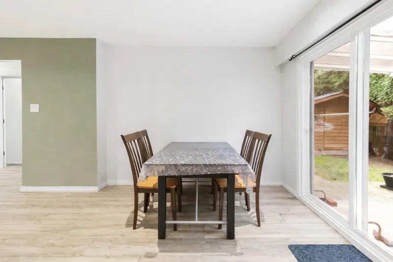 11286 KINGCOME AVENUE - photo 4 of 21