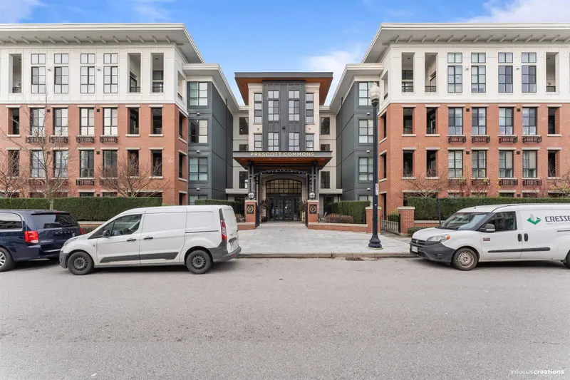 226 15137 33 AVENUE - photo 1 of 25