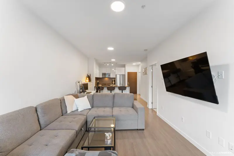 226 15137 33 AVENUE - photo 3 of 25