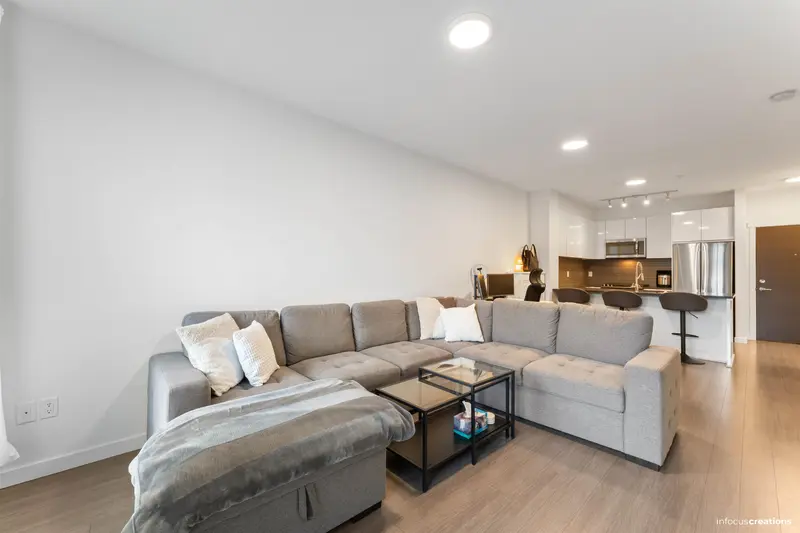 226 15137 33 AVENUE - photo 4 of 25