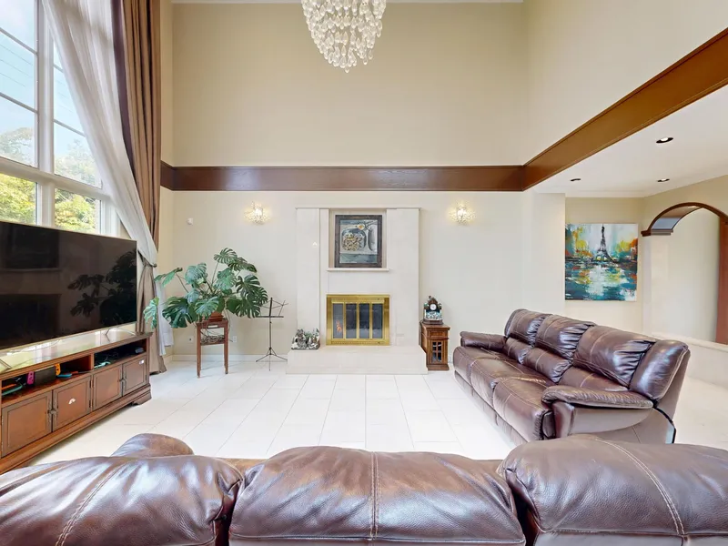 1510 W 33RD AVENUE - photo 4 of 25