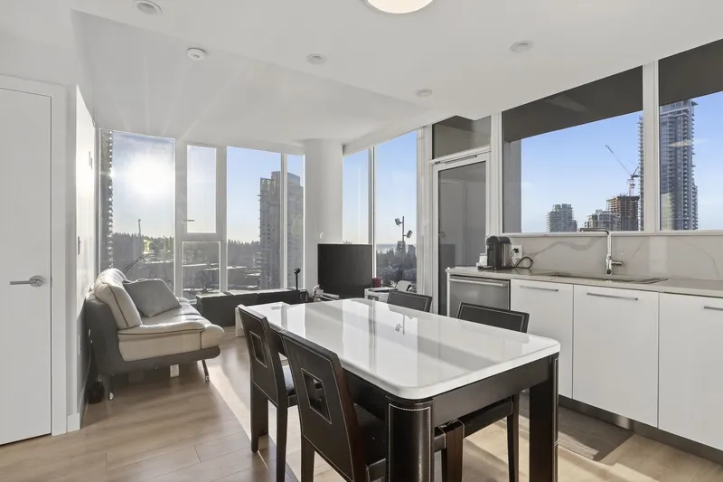 1609 567 CLARKE ROAD - photo 4 of 25