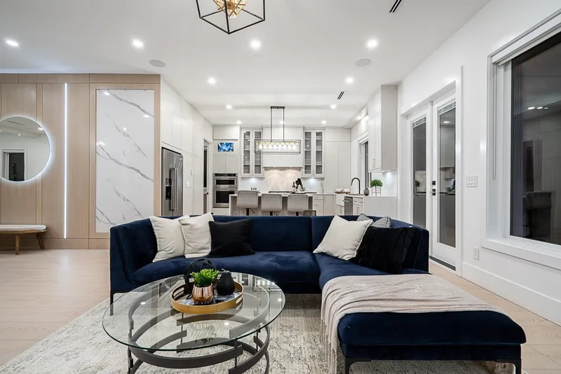 15569 OXENHAM AVENUE - photo 2 of 25