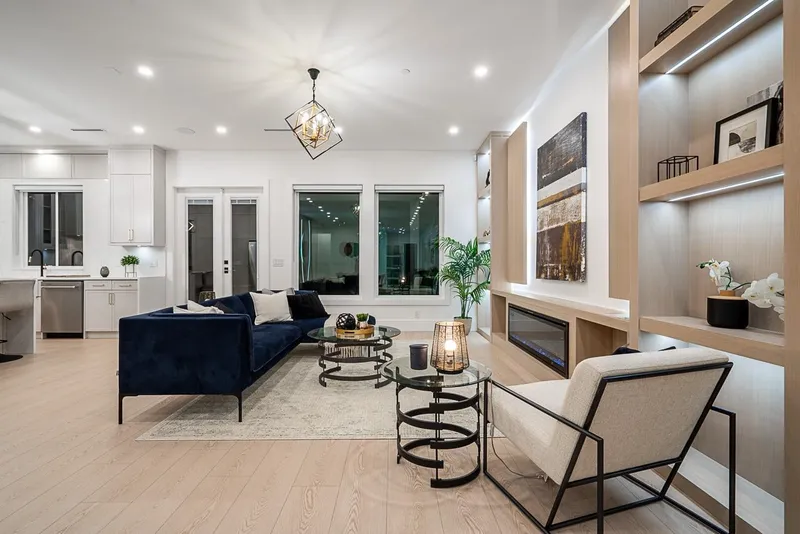 15569 OXENHAM AVENUE - photo 3 of 25