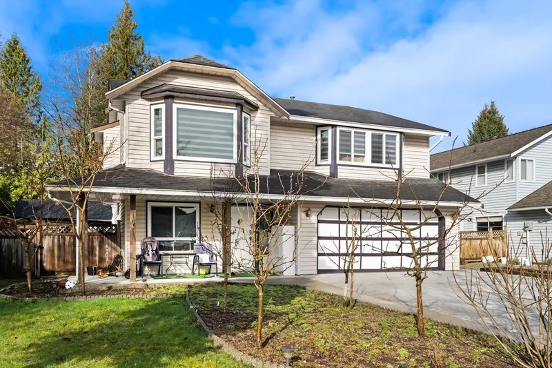 10785 155A STREET - photo 4 of 25