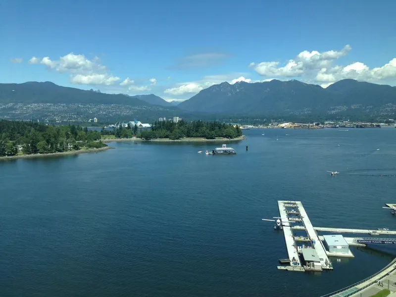 1301 277 THURLOW STREET - photo 1 of 25