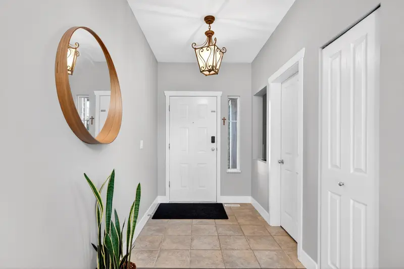 14974 59 AVENUE - photo 2 of 25