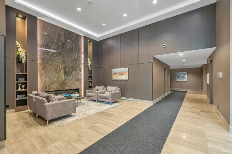 2404 3096 WINDSOR GATE - photo 2 of 25