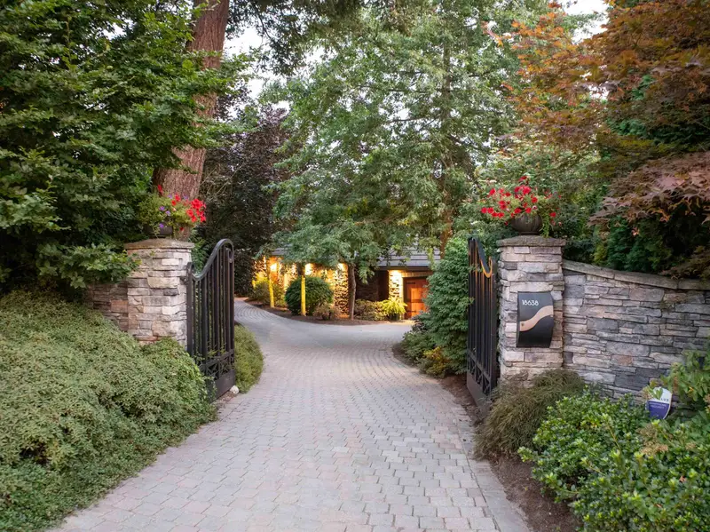 18638 54A AVENUE - photo 3 of 25