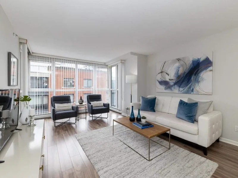 10A 199 DRAKE STREET - photo 4 of 24