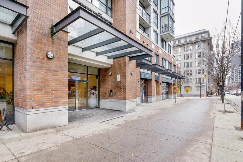 1708 1082 SEYMOUR STREET - photo 2 of 25