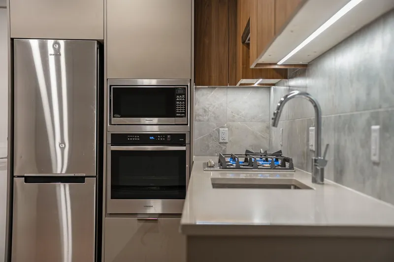 206 13359 OLD YALE ROAD - photo 2 of 23