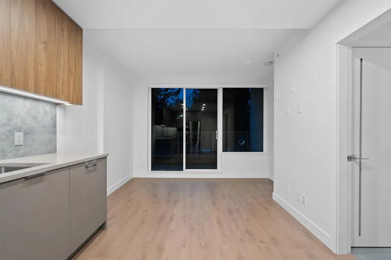 206 13359 OLD YALE ROAD - photo 4 of 23