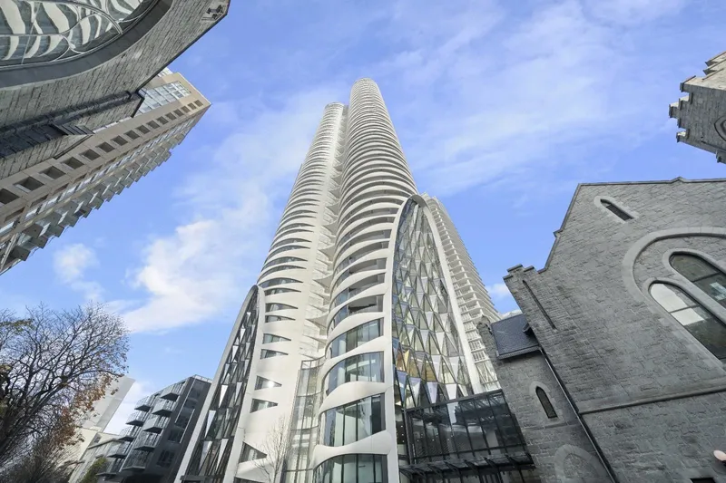 706 1033 NELSON STREET - photo 1 of 25