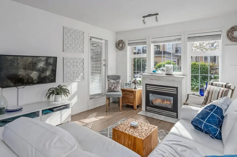 112 5518 14 AVENUE - photo 3 of 25