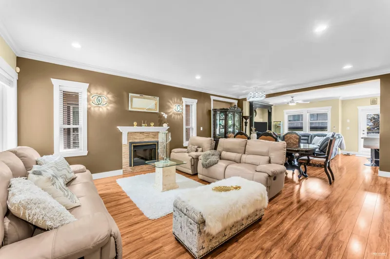 26 15168 66A AVENUE - photo 1 of 25