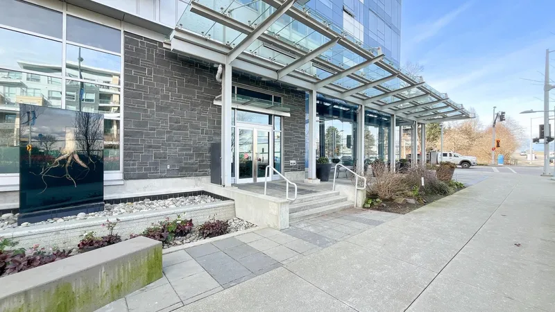 528 5233 GILBERT ROAD - photo 4 of 25