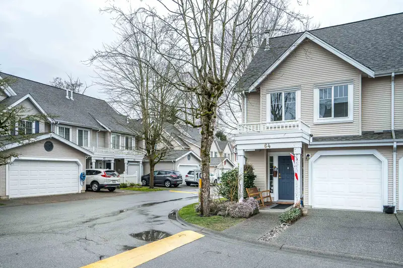 64 13499 92 AVENUE - photo 4 of 25