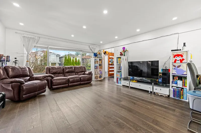 778 E 52ND AVENUE - photo 4 of 18