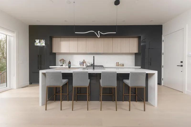 2 3232 W 38TH AVENUE - photo 2 of 14