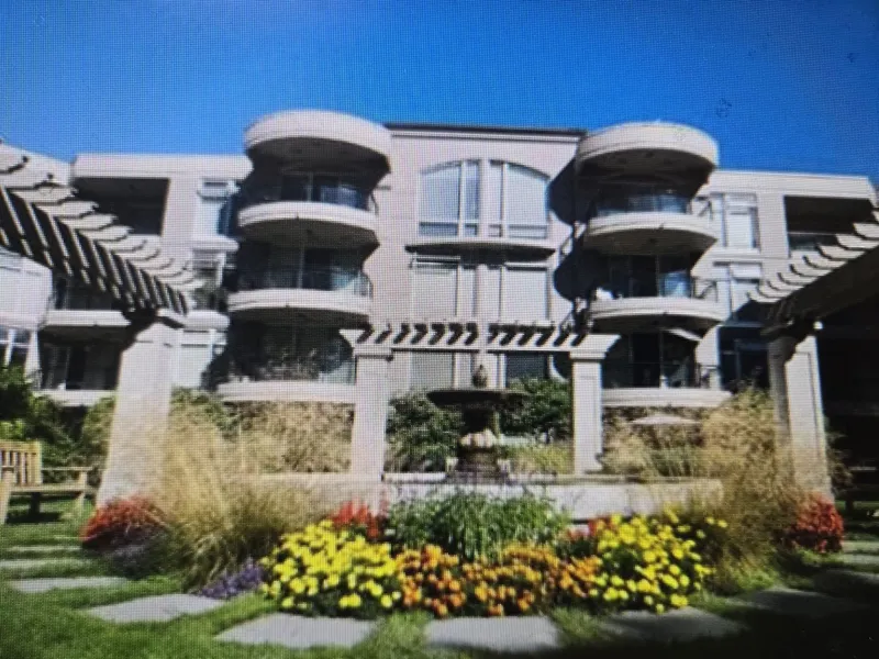 213 8480 GRANVILLE AVENUE - photo 2 of 4