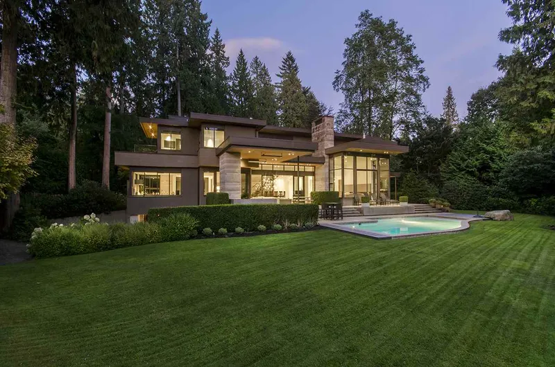 2998 ROSEBERY AVENUE - photo 2 of 20