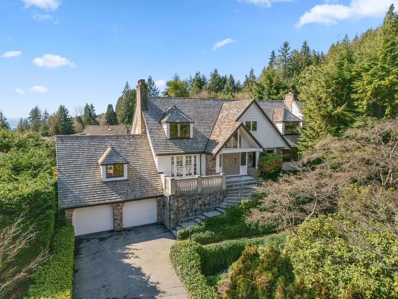 3047 SPENCER CLOSE - photo 1 of 25