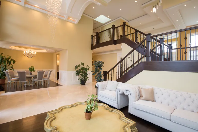 7928 SUNNYHOLME CRESCENT - photo 3 of 25