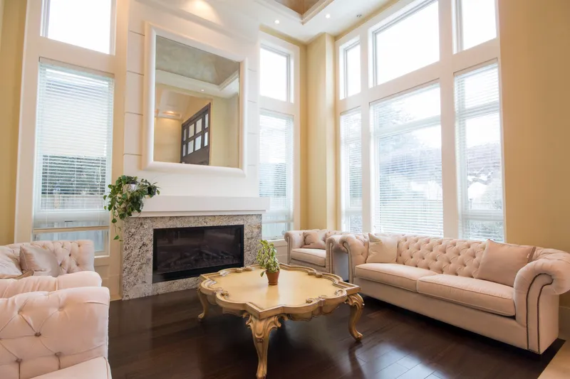 7928 SUNNYHOLME CRESCENT - photo 4 of 25