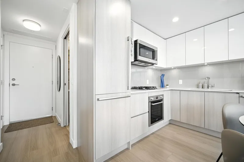 1207 618 CARNARVON STREET - photo 3 of 25