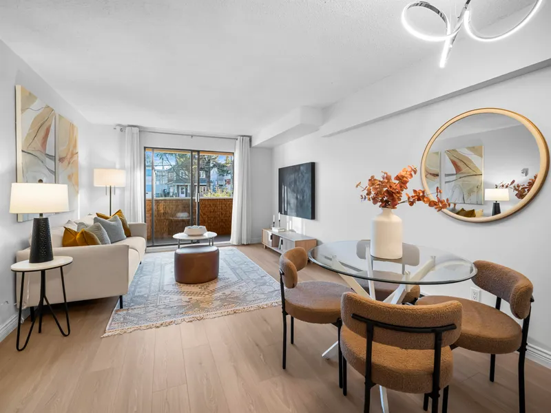 313 975 E BROADWAY - photo 4 of 25