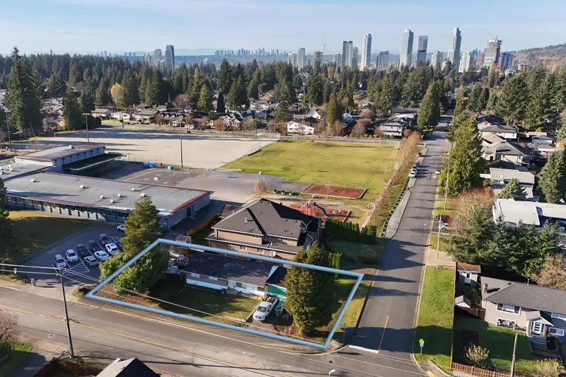 740 PORTER STREET - photo 3 of 14