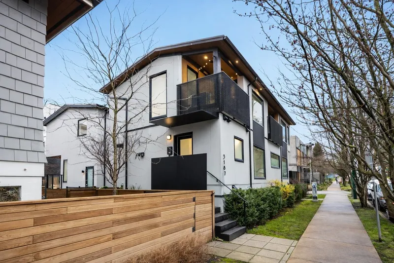 3187 PRINCE EDWARD STREET - photo 1 of 25