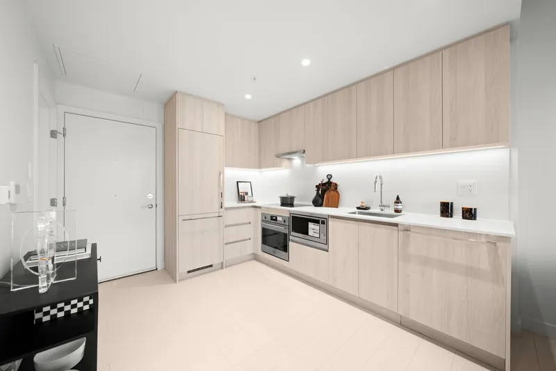 212 4928 QUEBEC STREET - photo 4 of 19